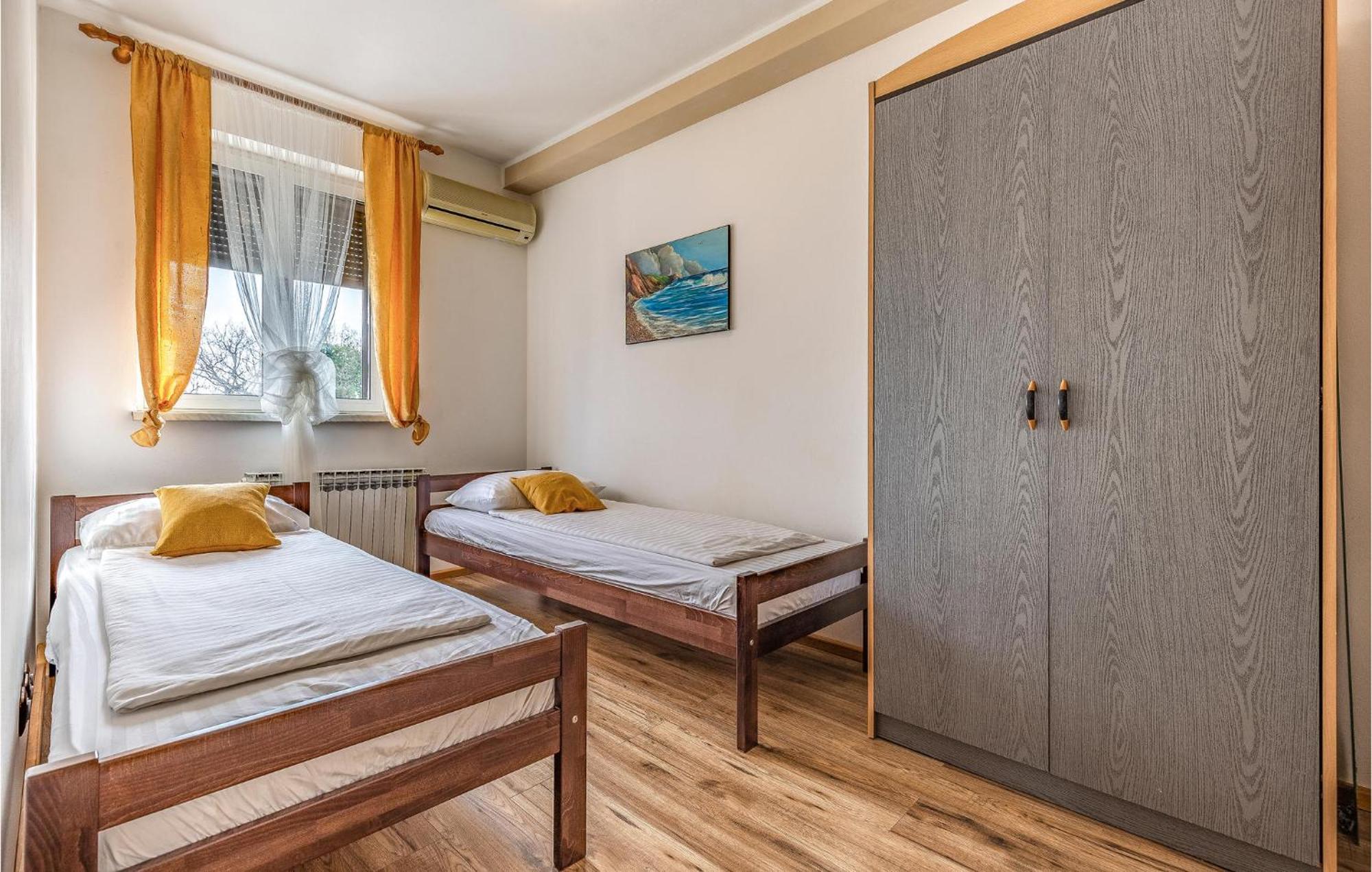 Lovely Home In Sisan With Outdoor Swimming Pool 외부 사진